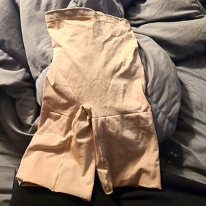 Bali shapewear shorts m size 6